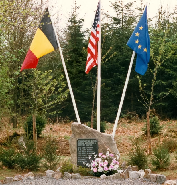 Monument aux aviateurs tombés aux tilleuls