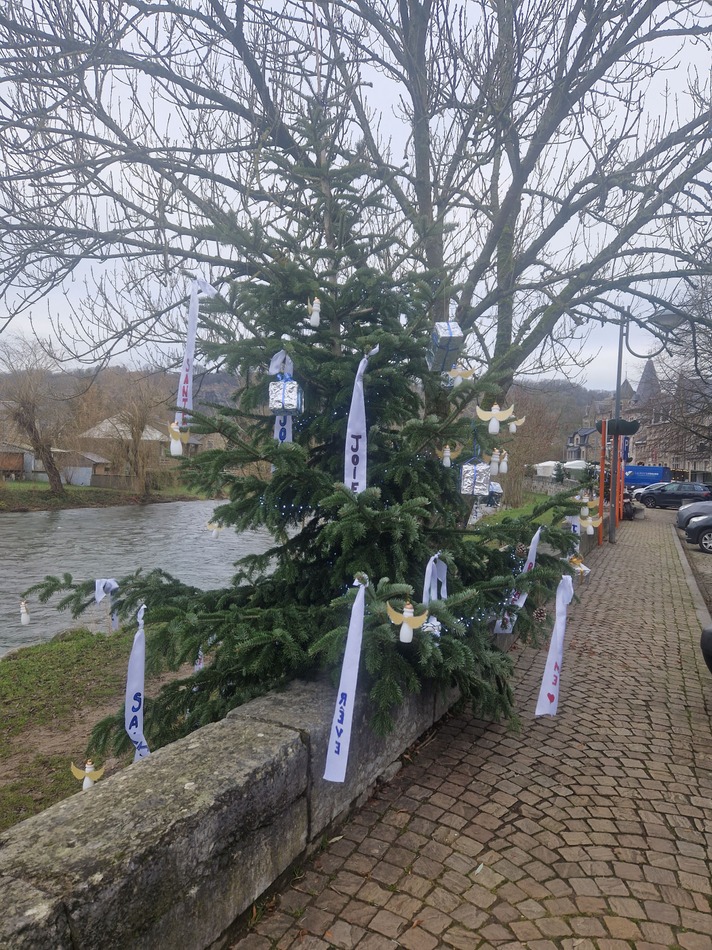 sapins colorés 2023 Reffe