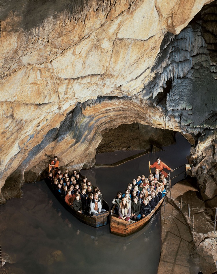 Grottes barques