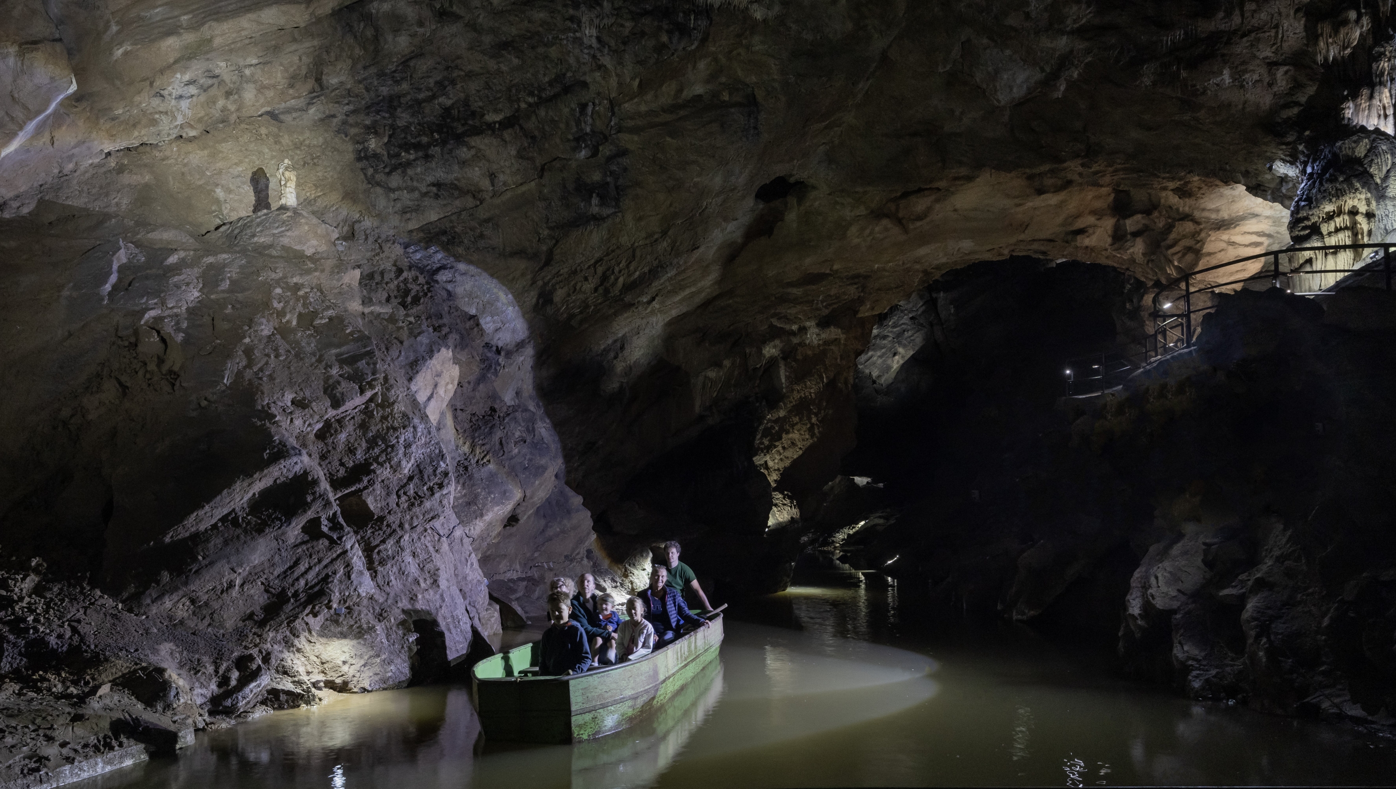 Grottes Le bateau
